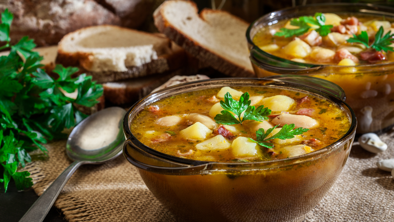 Sriuba su bulvėmis ir žalumynais: vitamino C ir kalio išsaugojimas